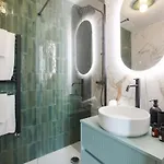 Hacca Collection - Luxury 3br Center Apartment *