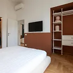 Hacca Collection - Luxury 3br Center Apartment *