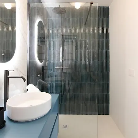 Hacca Collection - Luxury 3br Center
