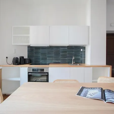 Hacca Collection - Luxury 3br Center Apartment