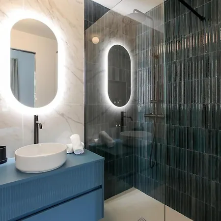 Hacca Collection - Luxury 3br Center *